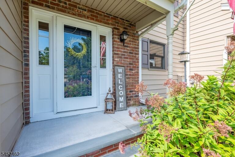 Property listing MLS 4049938 photo 1