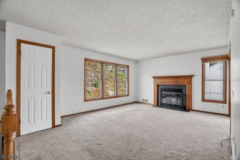 Property listing MLS 4049999 photo 5