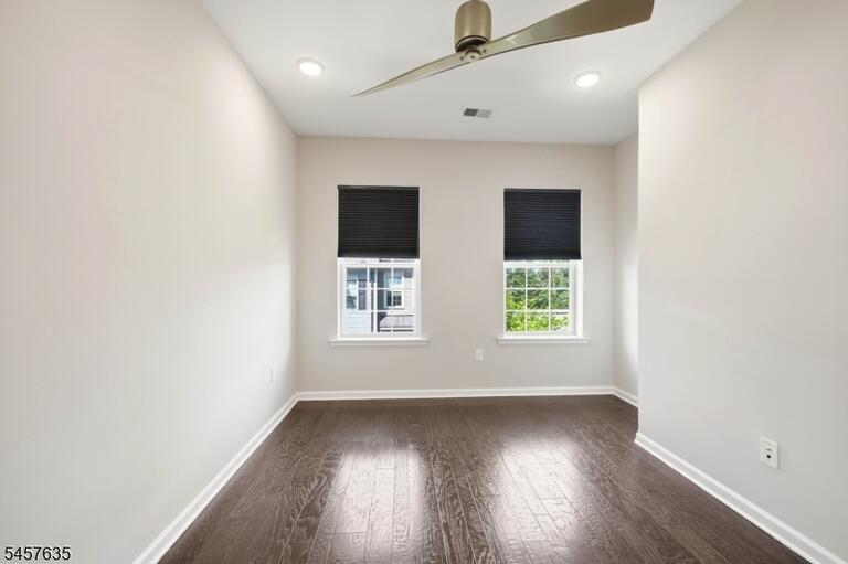 Property listing MLS 4050001 photo 19