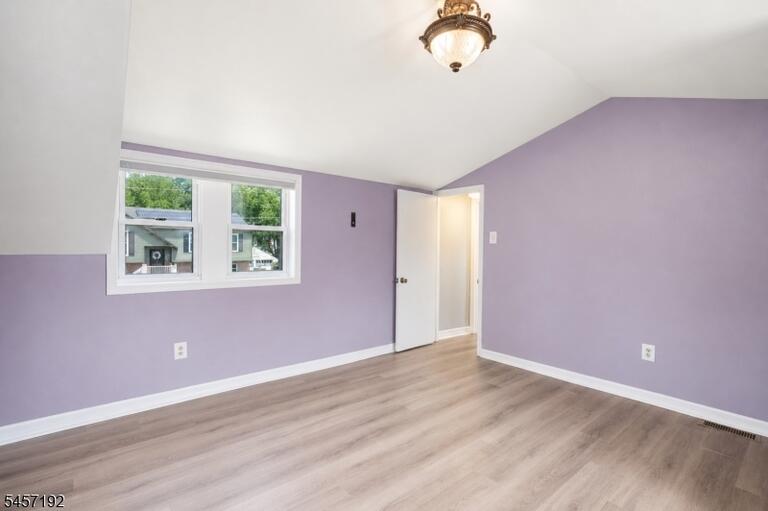 Property listing MLS 4050005 photo 15