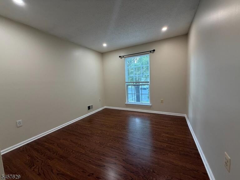 Property listing MLS 4050006 photo 11