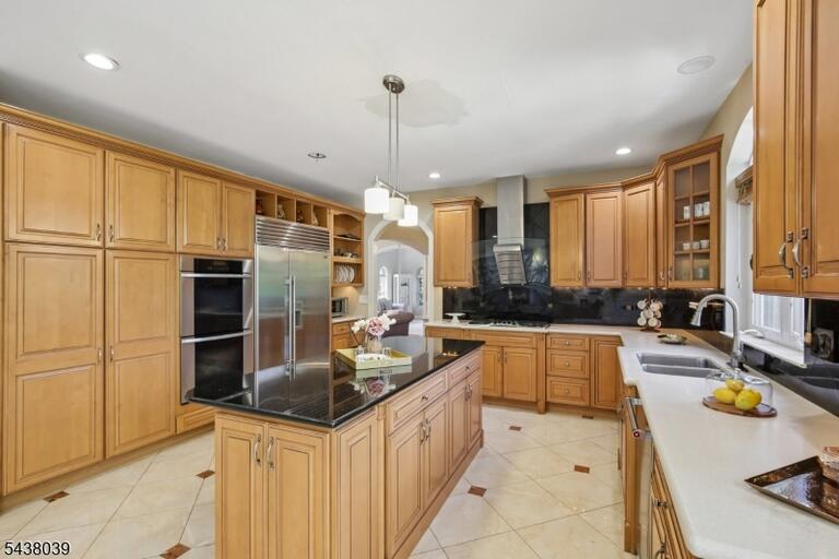 Property listing MLS 4050009 photo 14