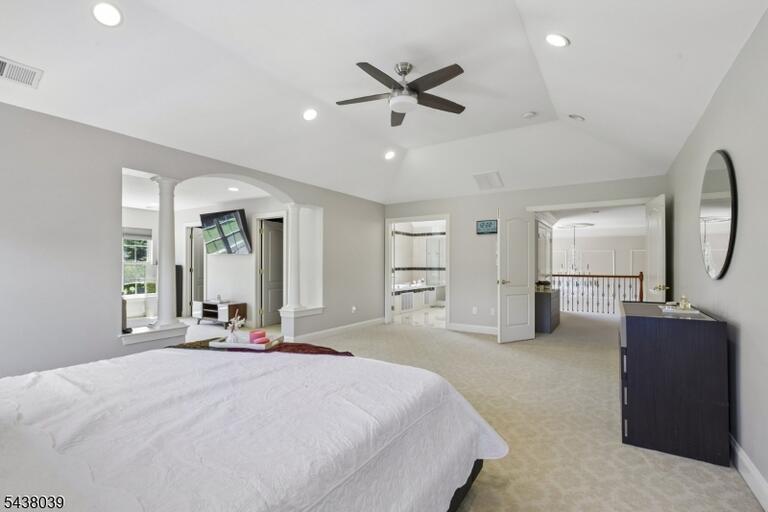 Property listing MLS 4050009 photo 27