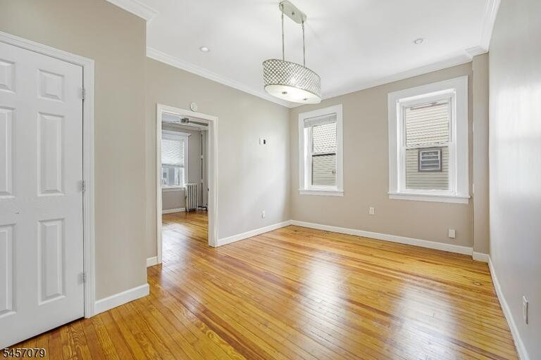 Property listing MLS 4050011 photo 6