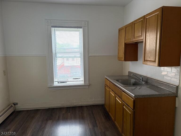 Property listing MLS 4050022 photo 7