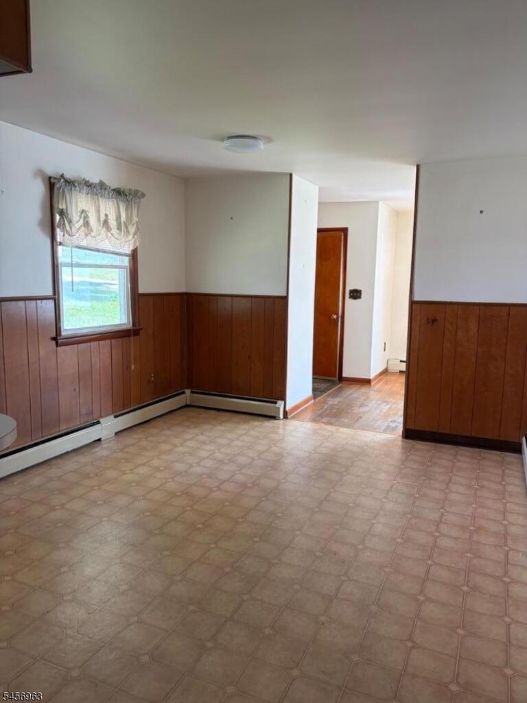 Property listing MLS 4050023 photo 11