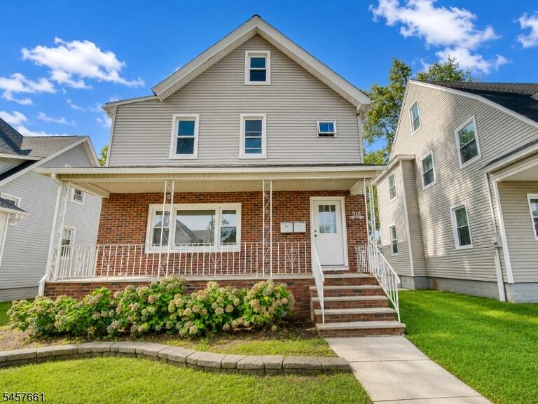 Property listing MLS 4050030 photo 1