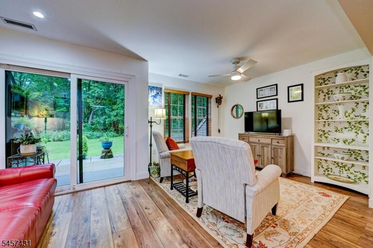 Property listing MLS 4050041 photo 16