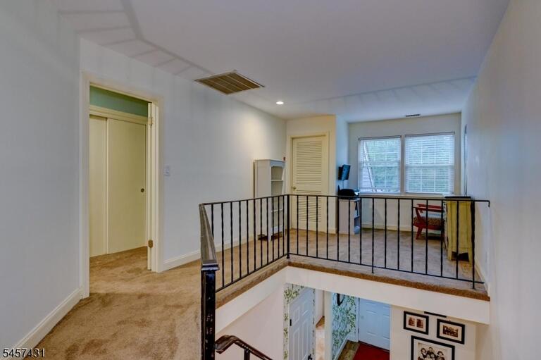 Property listing MLS 4050041 photo 26