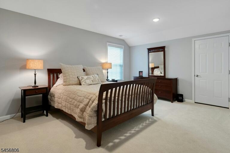 Property listing MLS 4050045 photo 28