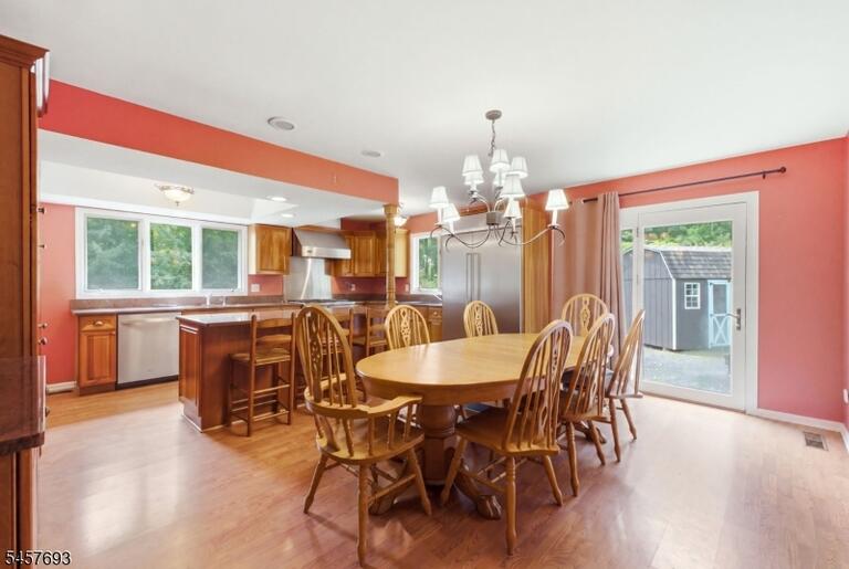 Property listing MLS 4050055 photo 11