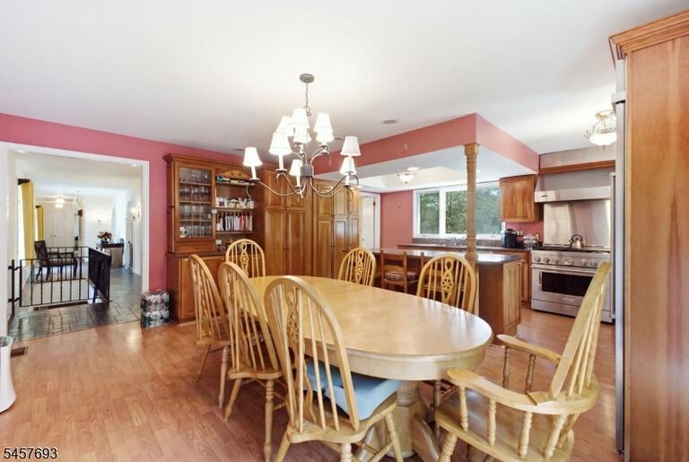 Property listing MLS 4050055 photo 12