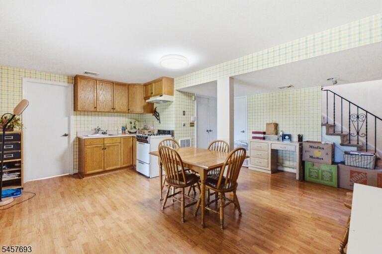 Property listing MLS 4050055 photo 31