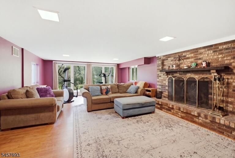 Property listing MLS 4050055 photo 34