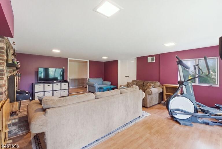 Property listing MLS 4050055 photo 35