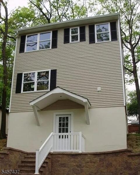 Property listing MLS 4050058 photo 2