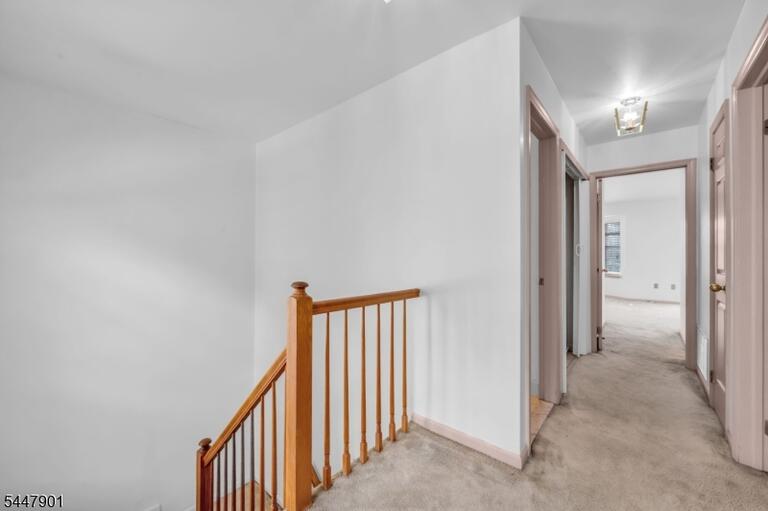 Property listing MLS 4050061 photo 17