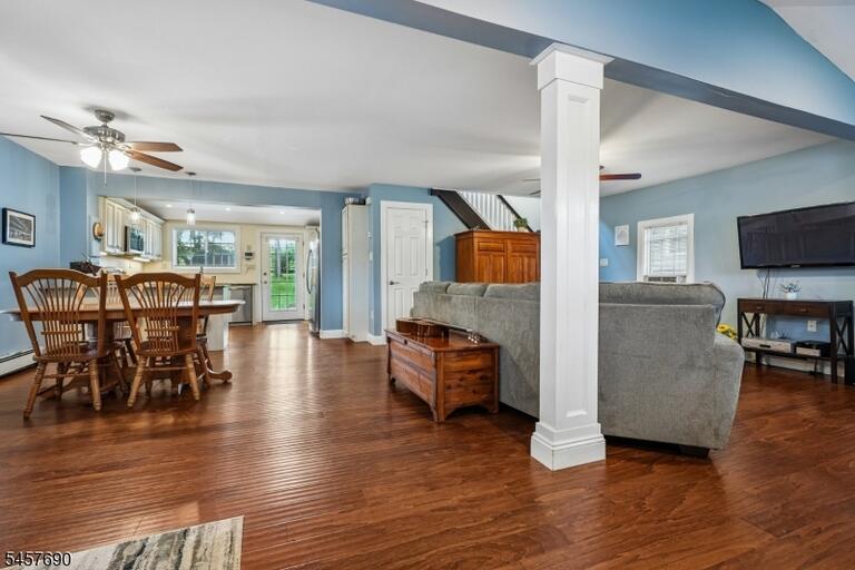 Property listing MLS 4050067 photo 5