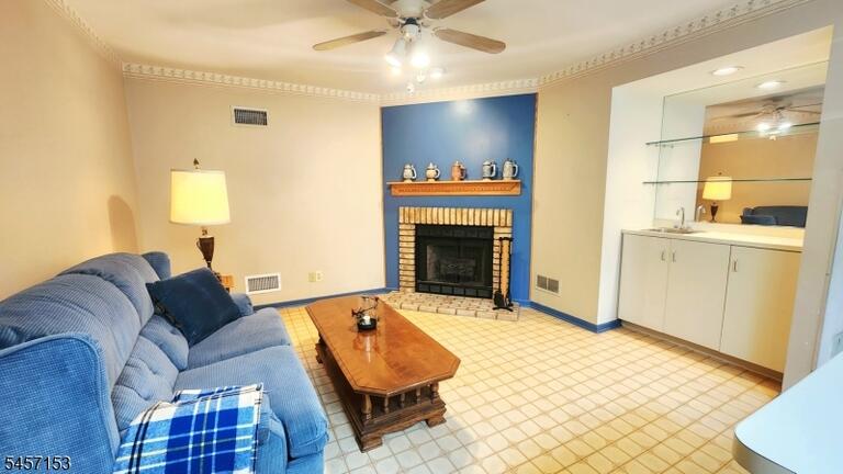 Property listing MLS 4050073 photo 5