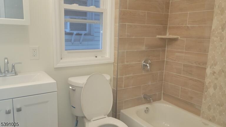 Property listing MLS 4050082 photo 23
