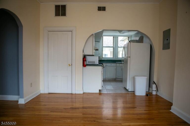 Property listing MLS 4050086 photo 6