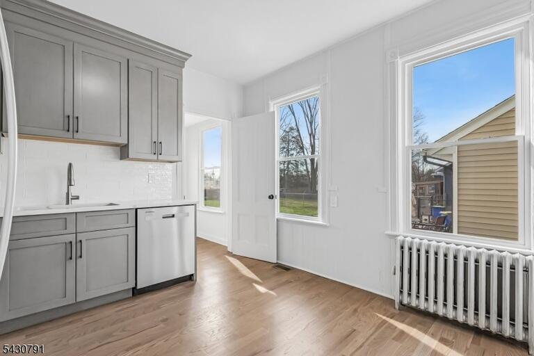 Property listing MLS 4050092 photo 9