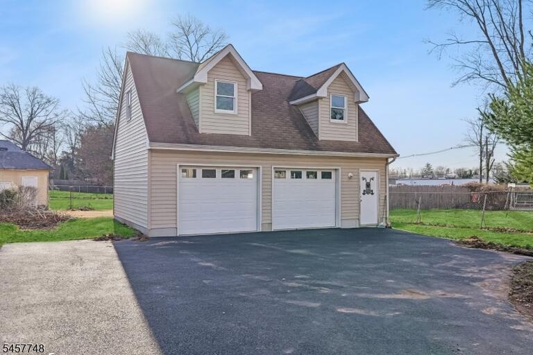 Property listing MLS 4050105 photo 1