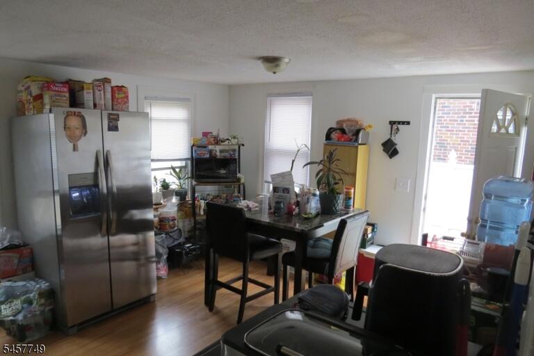Property listing MLS 4050127 photo 4
