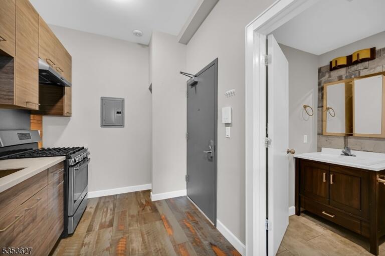 Property listing MLS 4050147 photo 4