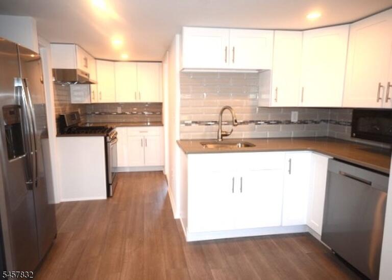 Property listing MLS 4050149 photo 2
