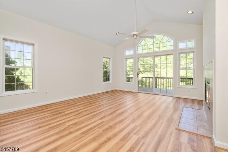 Property listing MLS 4050180 photo 11