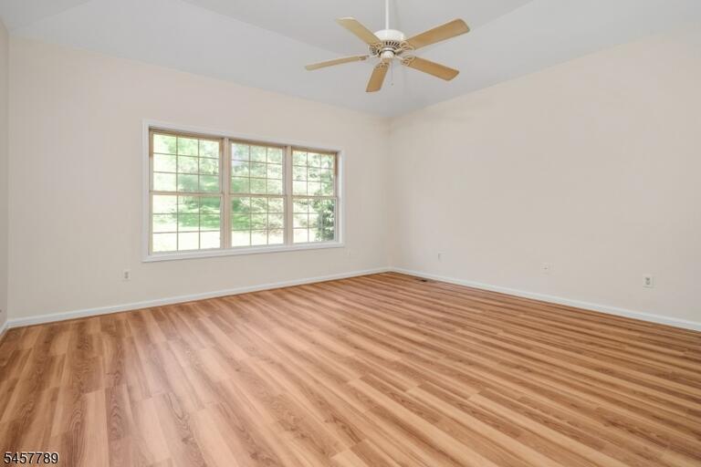 Property listing MLS 4050180 photo 17