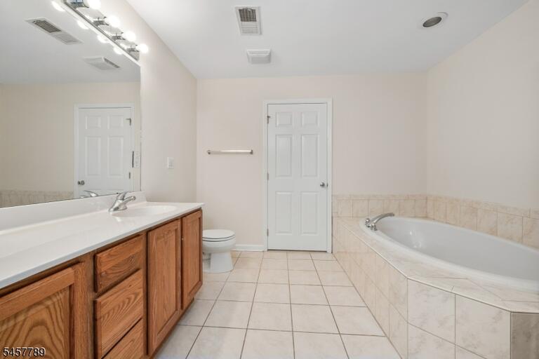 Property listing MLS 4050180 photo 26