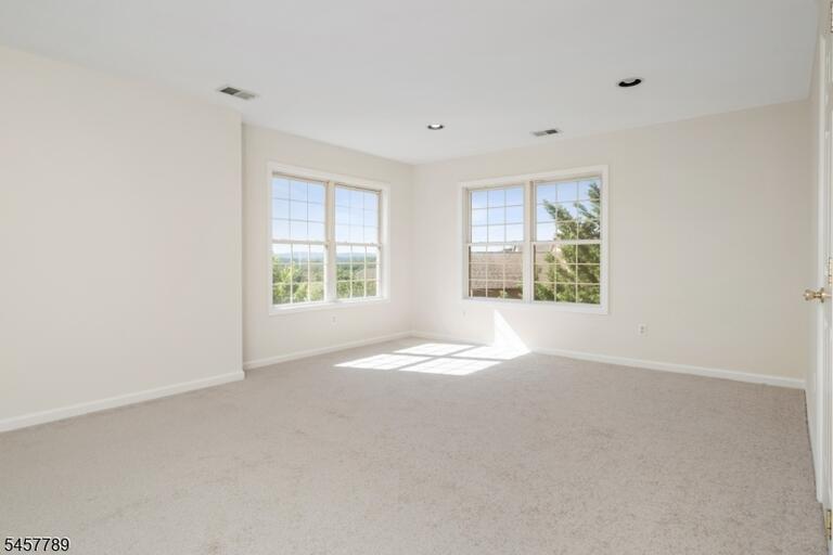 Property listing MLS 4050180 photo 27