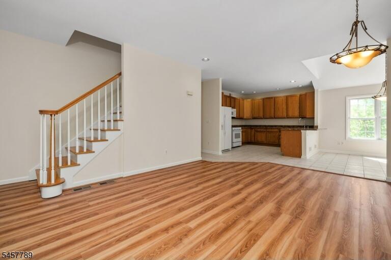 Property listing MLS 4050180 photo 7