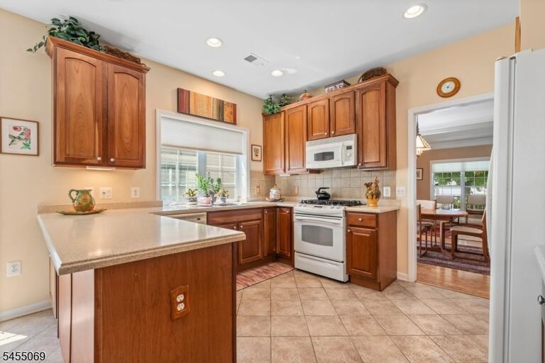 Property listing MLS 4050208 photo 15
