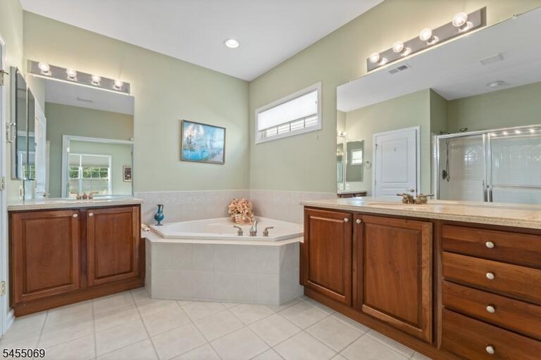 Property listing MLS 4050208 photo 30