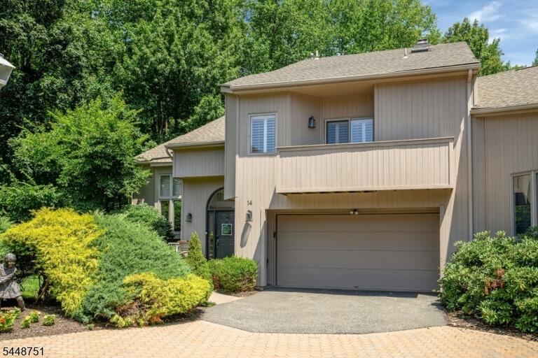 Property listing MLS 4050220 photo 1