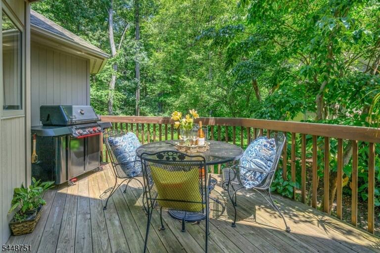 Property listing MLS 4050220 photo 16