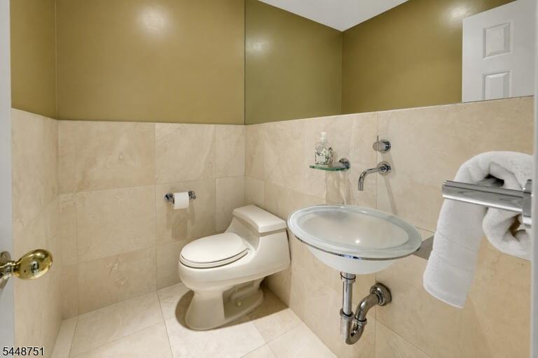 Property listing MLS 4050220 photo 17