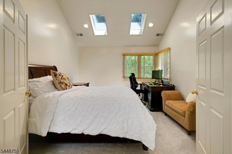 Property listing MLS 4050220 photo 25