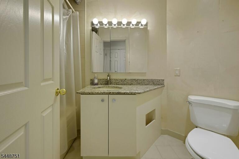 Property listing MLS 4050220 photo 29