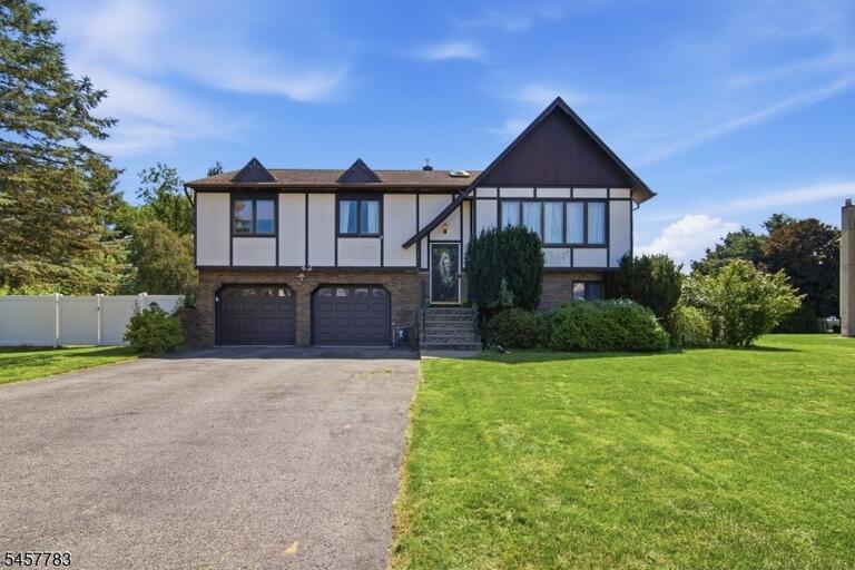 Property listing MLS 4050239 photo 3