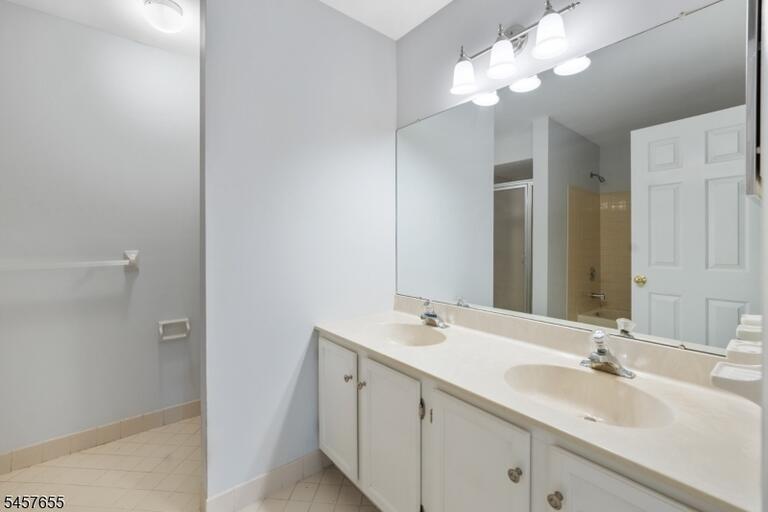 Property listing MLS 4050252 photo 17
