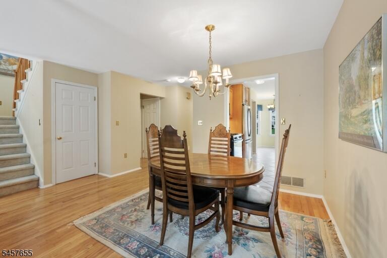 Property listing MLS 4050252 photo 2