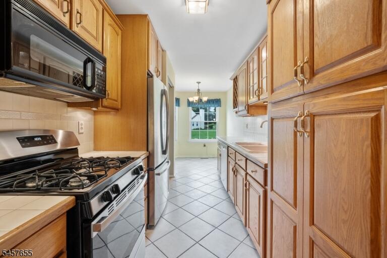 Property listing MLS 4050252 photo 9