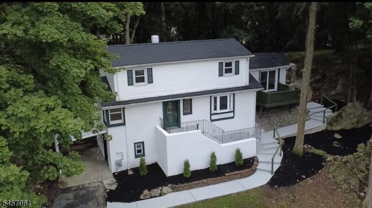 Property listing MLS 4050256 photo 1