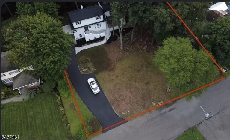 Property listing MLS 4050256 photo 2