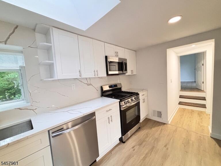 Property listing MLS 4050256 photo 8