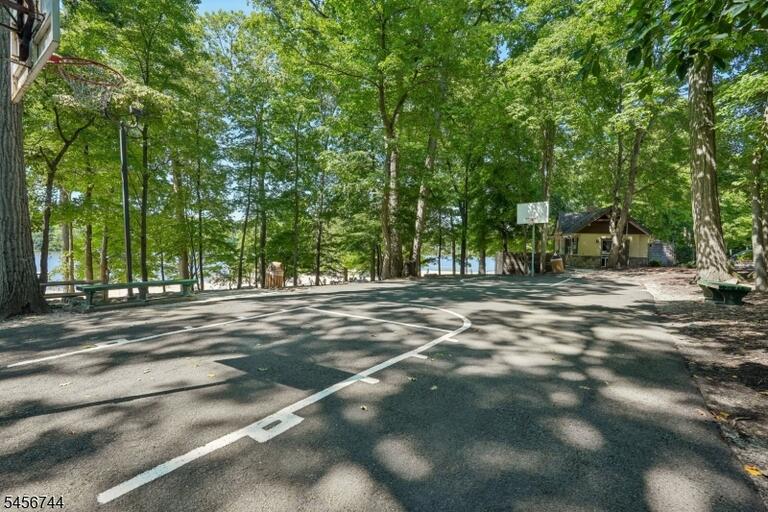 Property listing MLS 4050257 photo 46